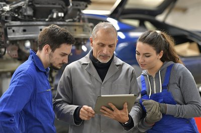 Ausbildung Foto: Adobe Stock/Goodluz Ausbildung in einem Betrieb