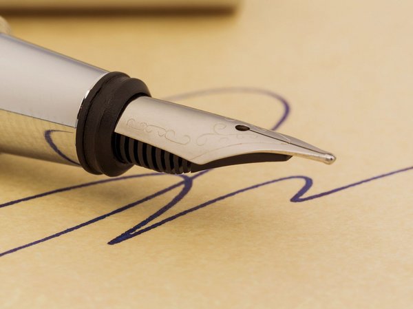 Unterschrift mit Füllfederhalter