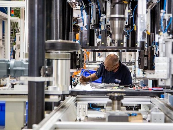 Industrie-4.0-Projekt bei der Firma Schnaithmann Maschinenbau, Foto: Gesamtmetall Industrie-4.0-Projekt